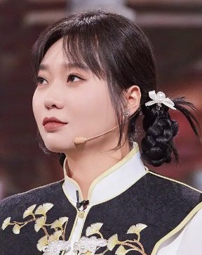 李雪琴