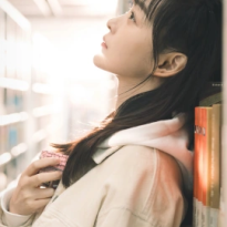何泓姗
