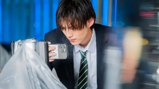 修學旅行時被分進了合不來的組劇照