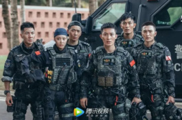 女特警