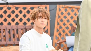 北君可愛到難以招架，隻好三人共享了劇照