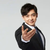 李佳航
