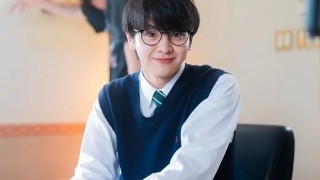 修學旅行時被分進了合不來的組劇照