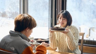 雪場飯劇照