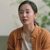 董晴