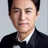 靳东
