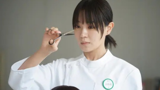 高墙之内的理发室剧照