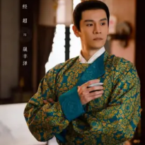 经超