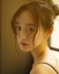 何泓姗